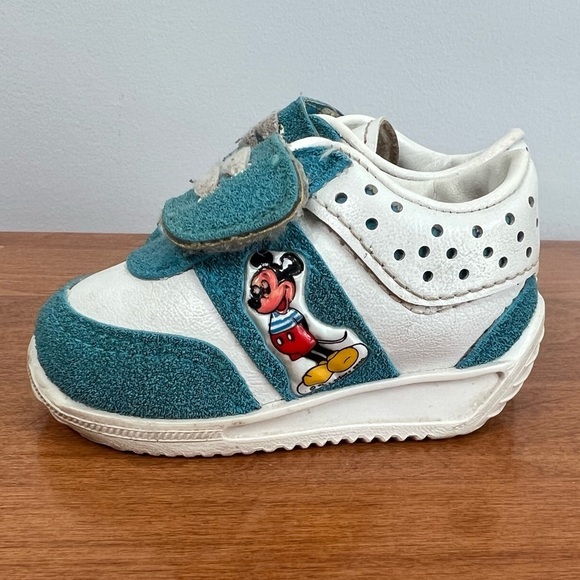 Vintage Disney Mickey Mouse White and Blue Sneakers with Velcro Closure Size 1 - Picture 4 of 7